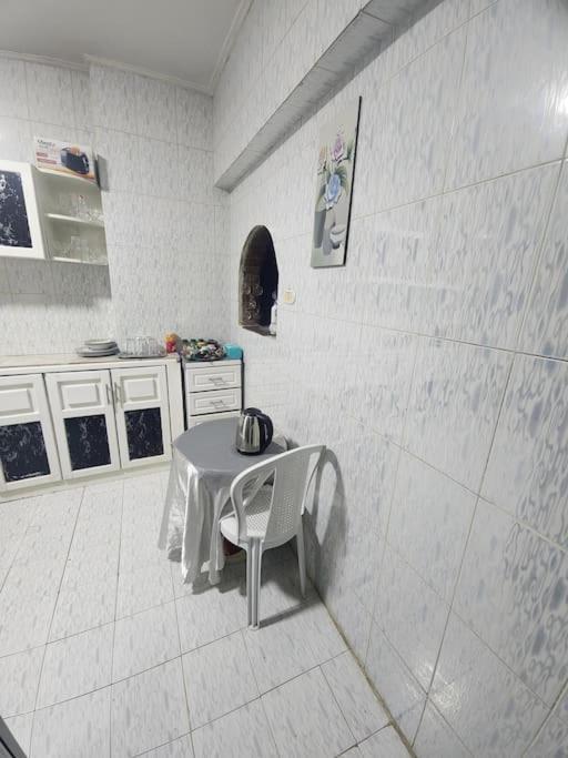 Near Pyramids, King Bedrooms And A 60inch Smart Tv. Apartment Cairo