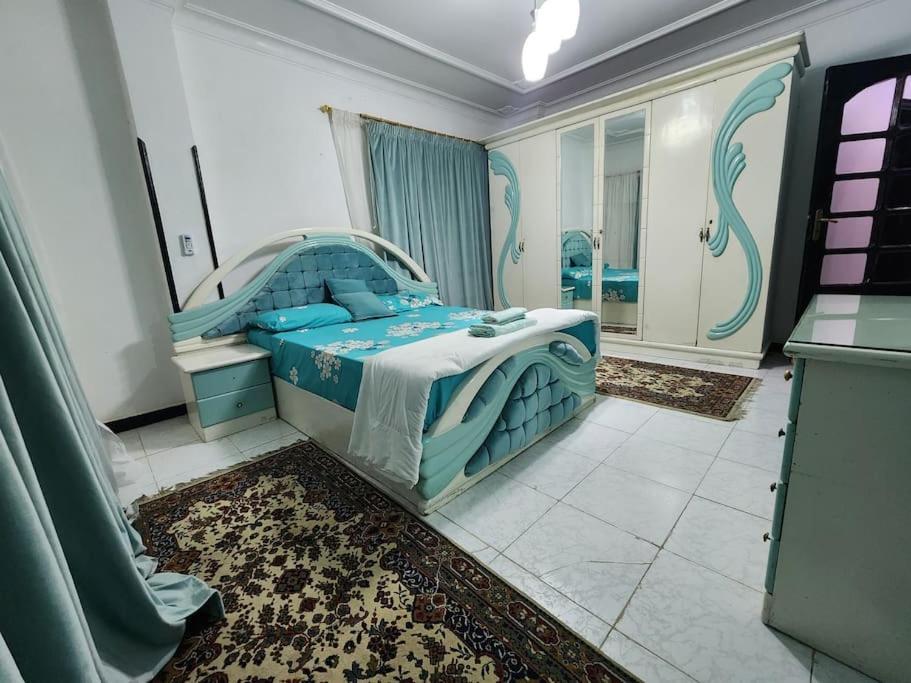 Apartment Near Pyramids, King Bedrooms And A 60inch Smart Tv. Cairo