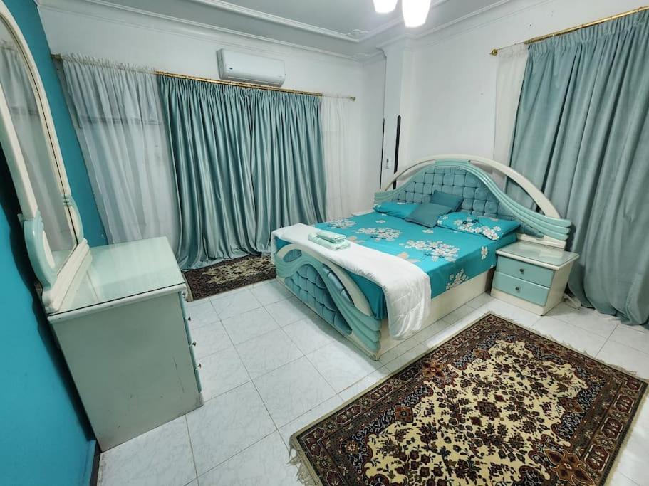 Near Pyramids, King Bedrooms And A 60inch Smart Tv. Apartment *
